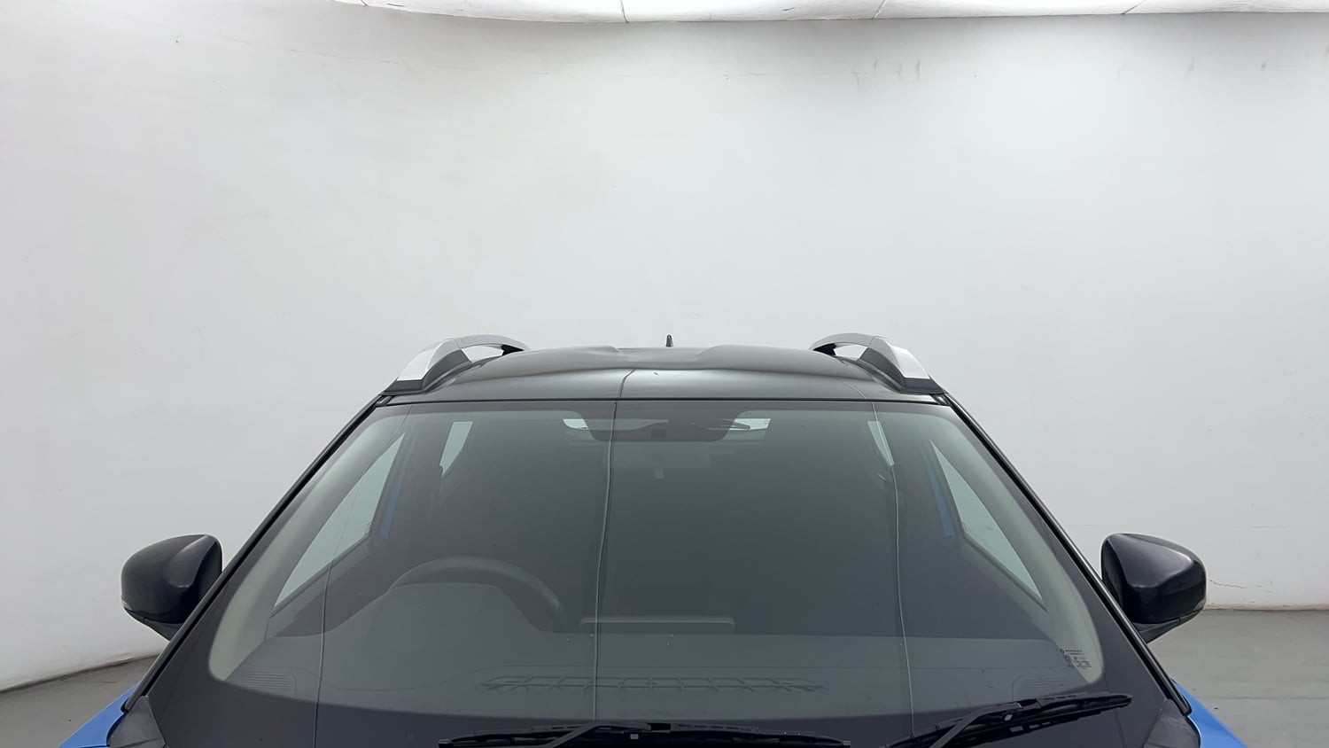 Used 2021 Renault Kiger RXT 1.0 Turbo MT Dual Tone Petrol Manual exterior FRONT WINDSHIELD VIEW