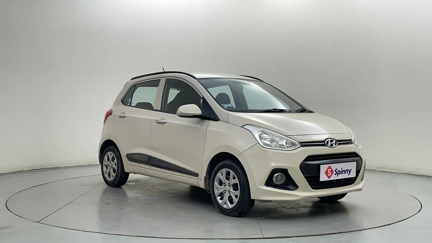 Used 2013 Hyundai Grand i10 Sportz 1.2 Kappa VTVT Petrol Manual exterior RIGHT FRONT CORNER VIEW