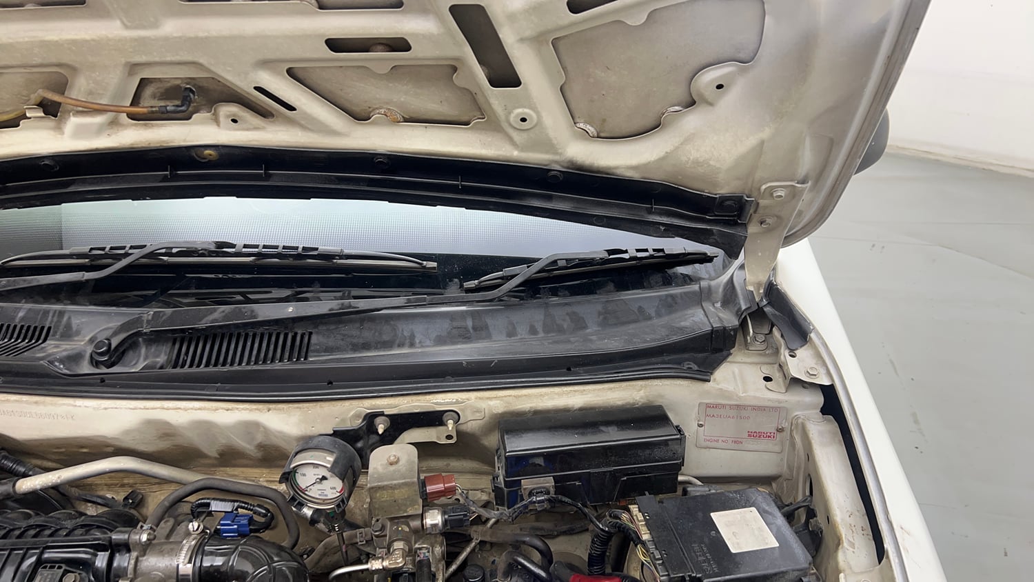 Used 2019 Maruti Suzuki Alto 800 LXi CNG Cng Manual engine ENGINE LEFT SIDE HINGE & APRON VIEW