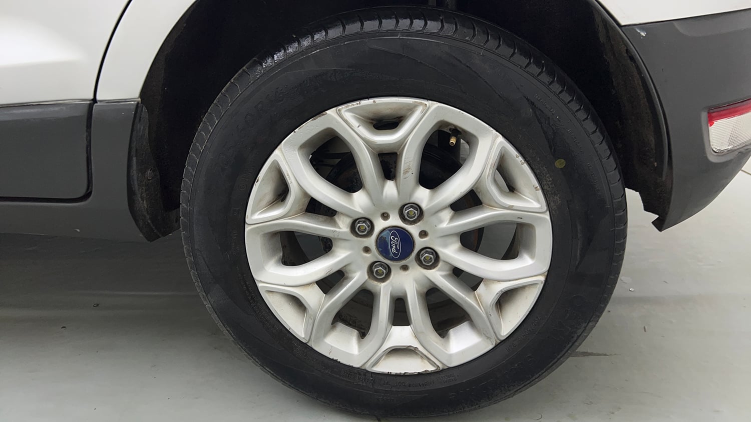 Used 2017 Ford EcoSport Titanium 1.5L Ti-VCT AT Petrol Automatic tyres LEFT REAR TYRE RIM VIEW