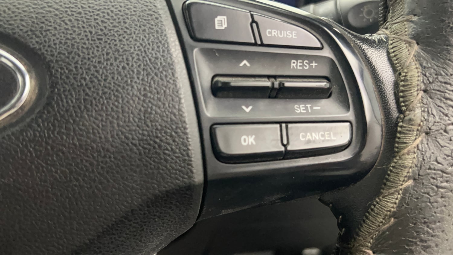 Used 2019 Hyundai Venue SX 1.4 (O) CRDi Diesel Manual top_features Cruise control