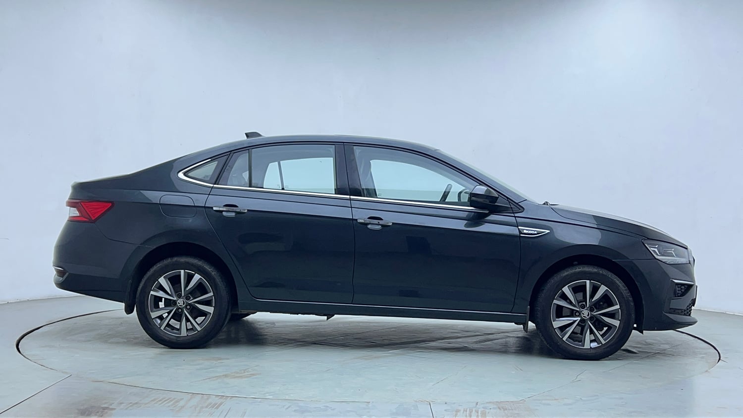 Used 2023 Skoda Slavia Style 1.0L TSI AT Petrol Automatic exterior RIGHT SIDE VIEW