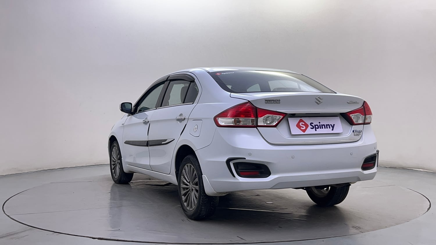Used 2016 Maruti Suzuki Ciaz ZDi+ SHVS Diesel Manual exterior LEFT REAR CORNER VIEW