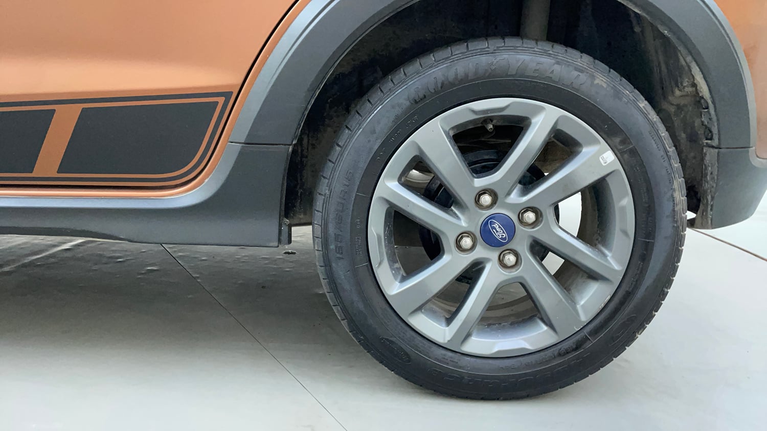 Used 2021 Ford Freestyle Titanium 1.2 Ti-VCT Petrol Manual tyres LEFT REAR TYRE RIM VIEW
