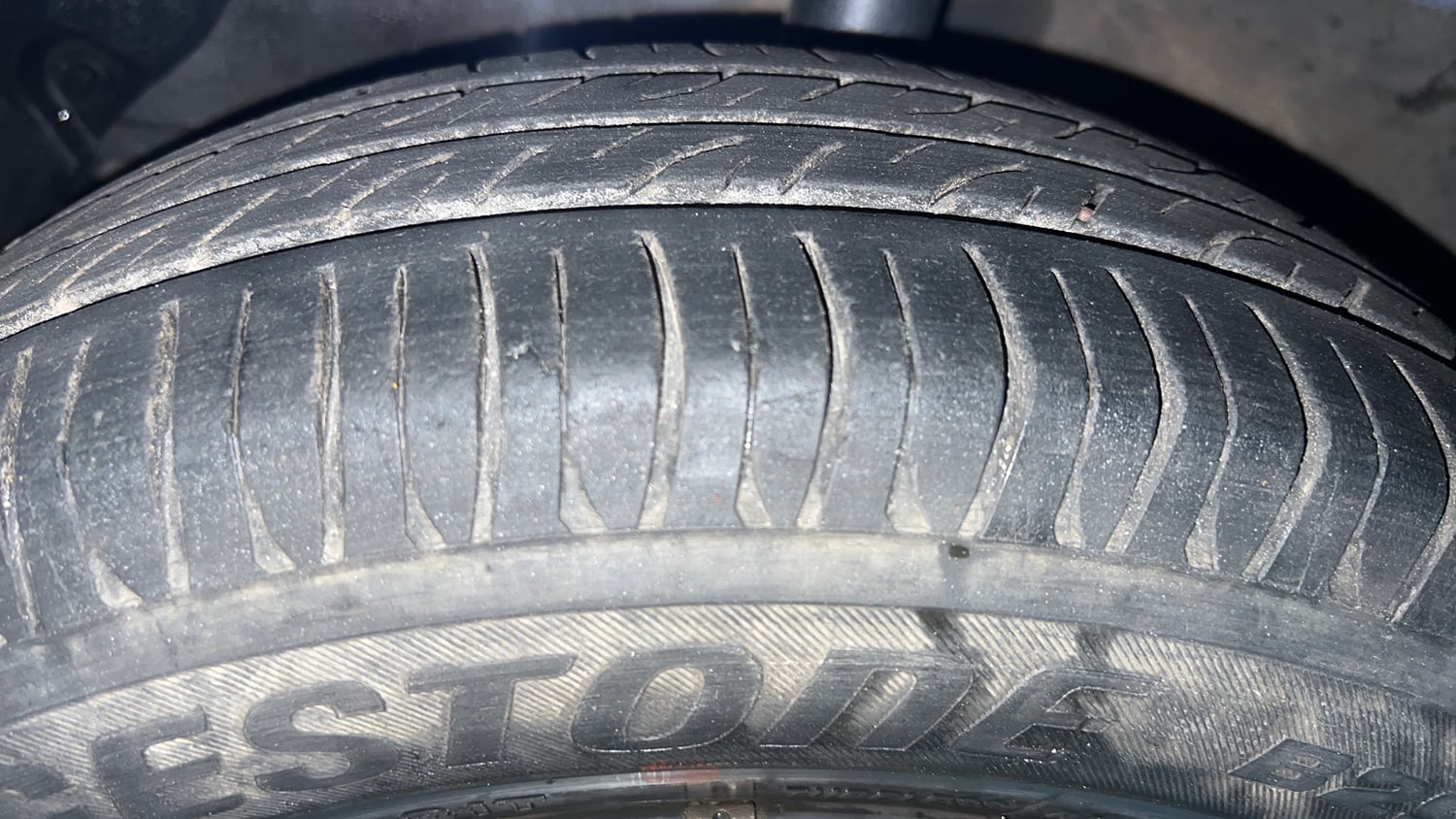 Used 2017 Hyundai Grand i10 Magna 1.2 Kappa VTVT Petrol Manual tyres LEFT FRONT TYRE TREAD VIEW