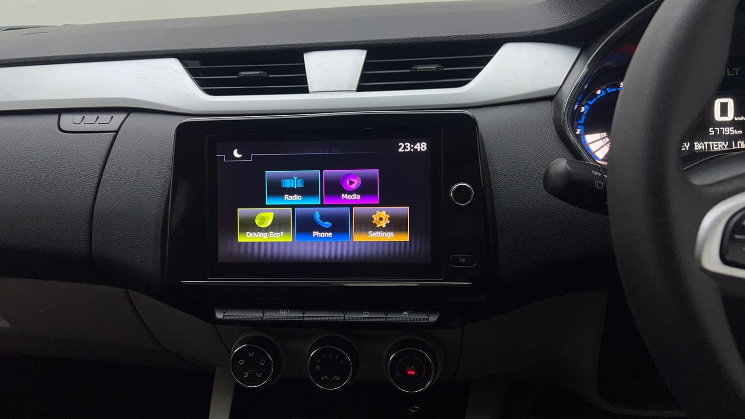 Used 2024 Renault Triber RXZ Petrol Manual top_features Integrated (in-dash) music system
