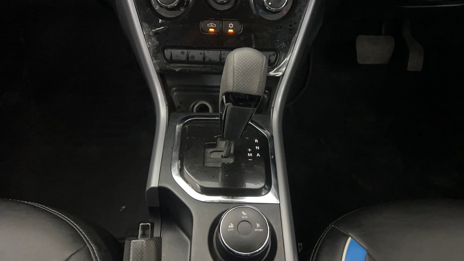 Used 2022 Tata Nexon XMA (S) Diesel Diesel Automatic interior GEAR  KNOB VIEW