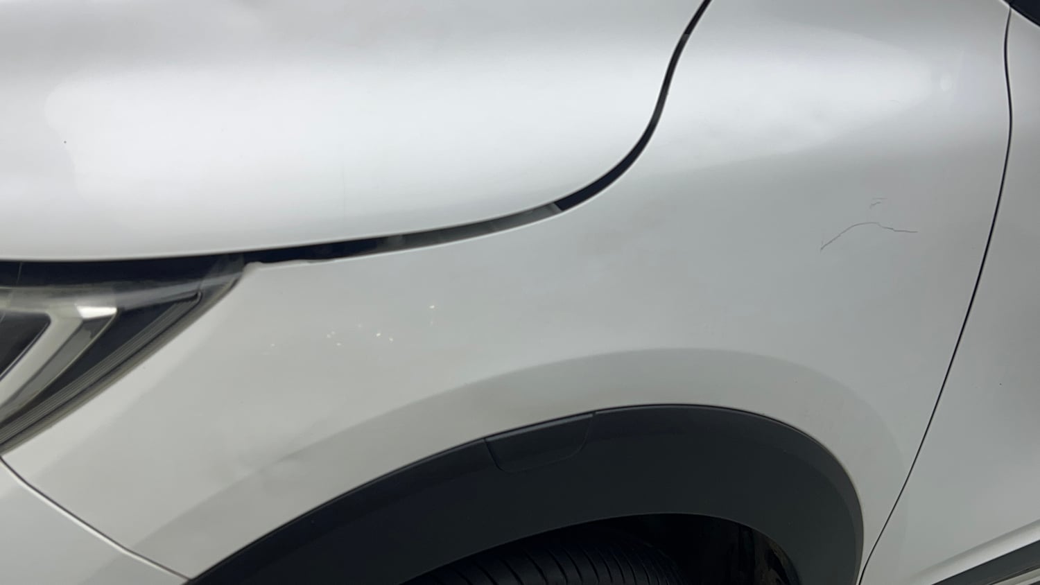 Used 2024 Renault Triber RXZ Petrol Manual dents MINOR SCRATCH