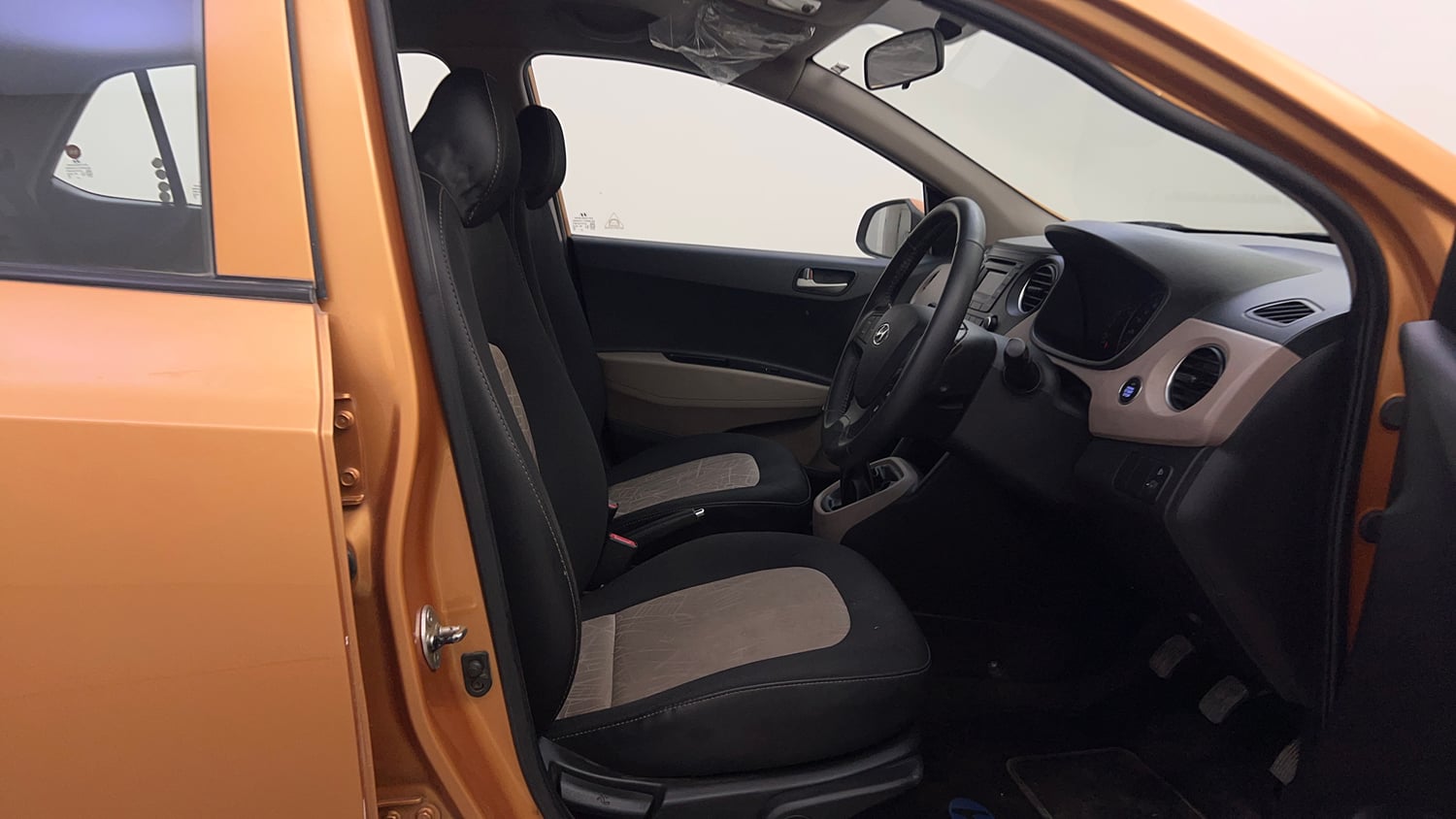 Used 2013 Hyundai Grand i10 Asta 1.2 Kappa VTVT Petrol Manual interior RIGHT SIDE FRONT DOOR CABIN VIEW
