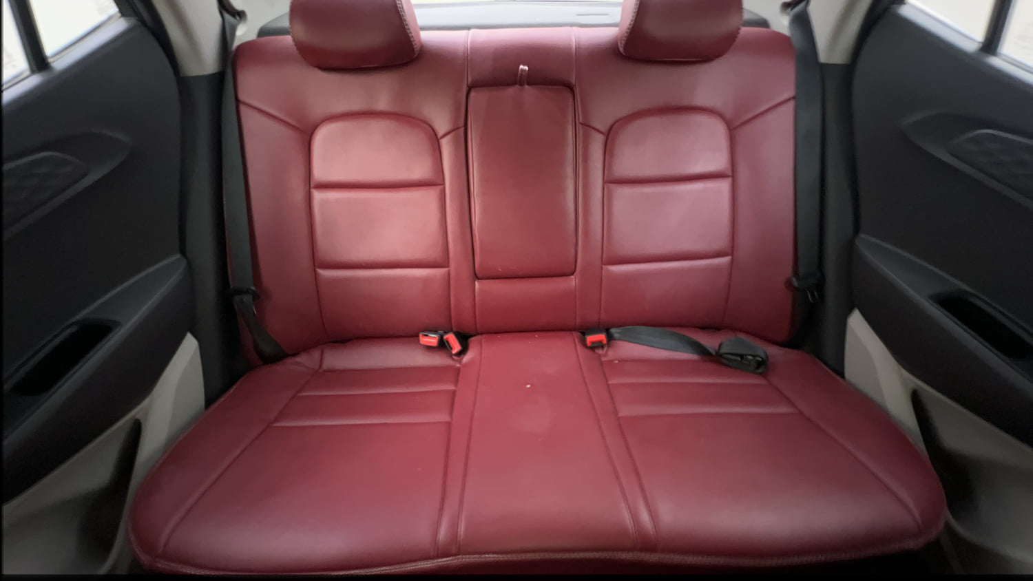 Used 2020 Hyundai Aura SX 1.2 (O) Petrol Petrol Manual interior REAR SEAT CONDITION VIEW