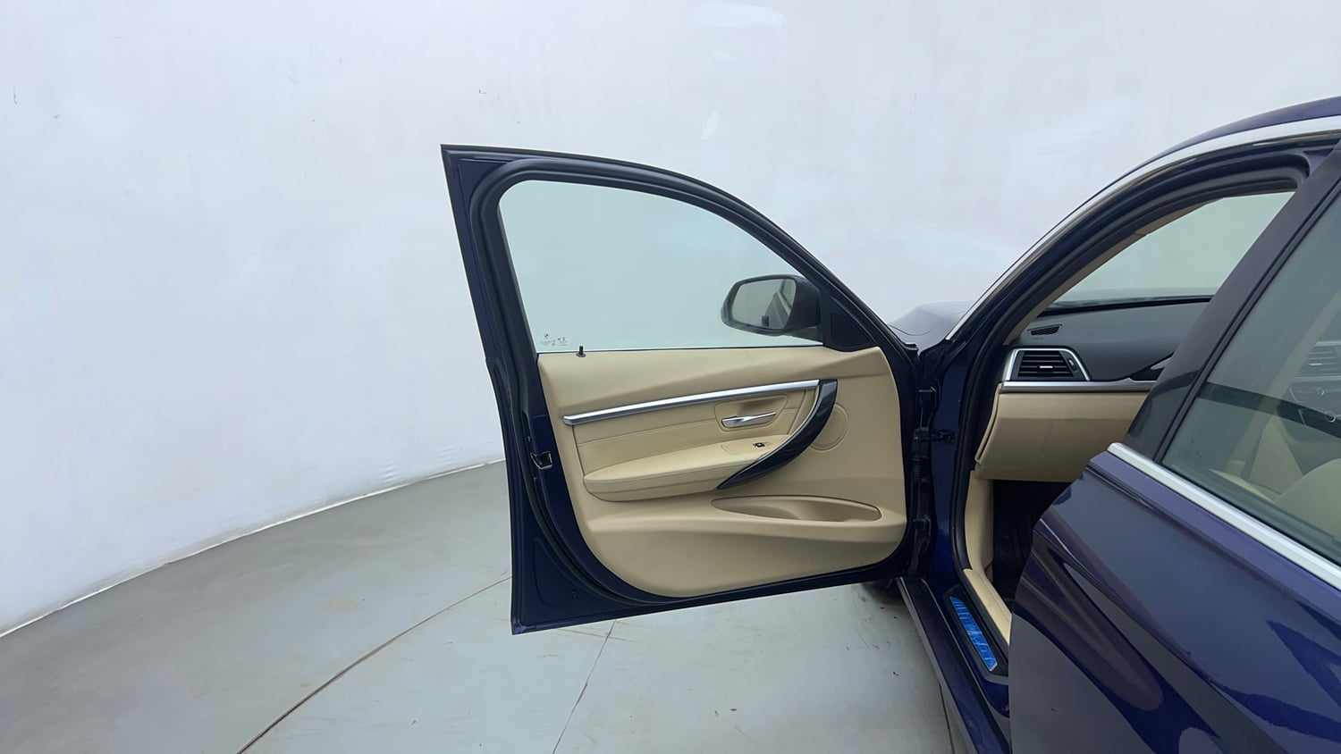 Used 2018 BMW 3 Series 320d Luxury Line Diesel Automatic interior LEFT FRONT DOOR OPEN VIEW