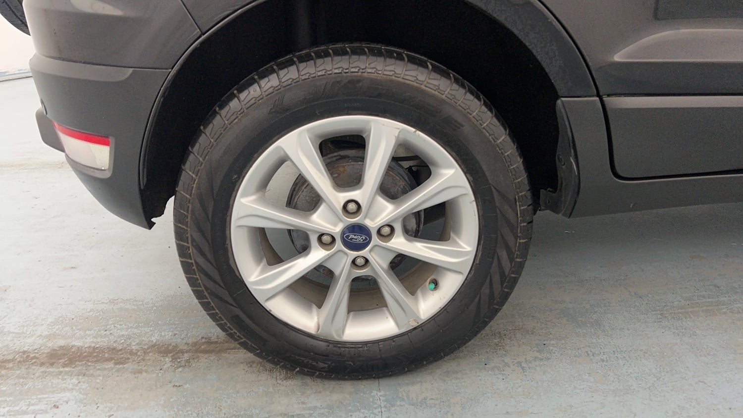 Used 2018 Ford EcoSport Titanium 1.5L TDCi Diesel Manual tyres RIGHT REAR TYRE RIM VIEW