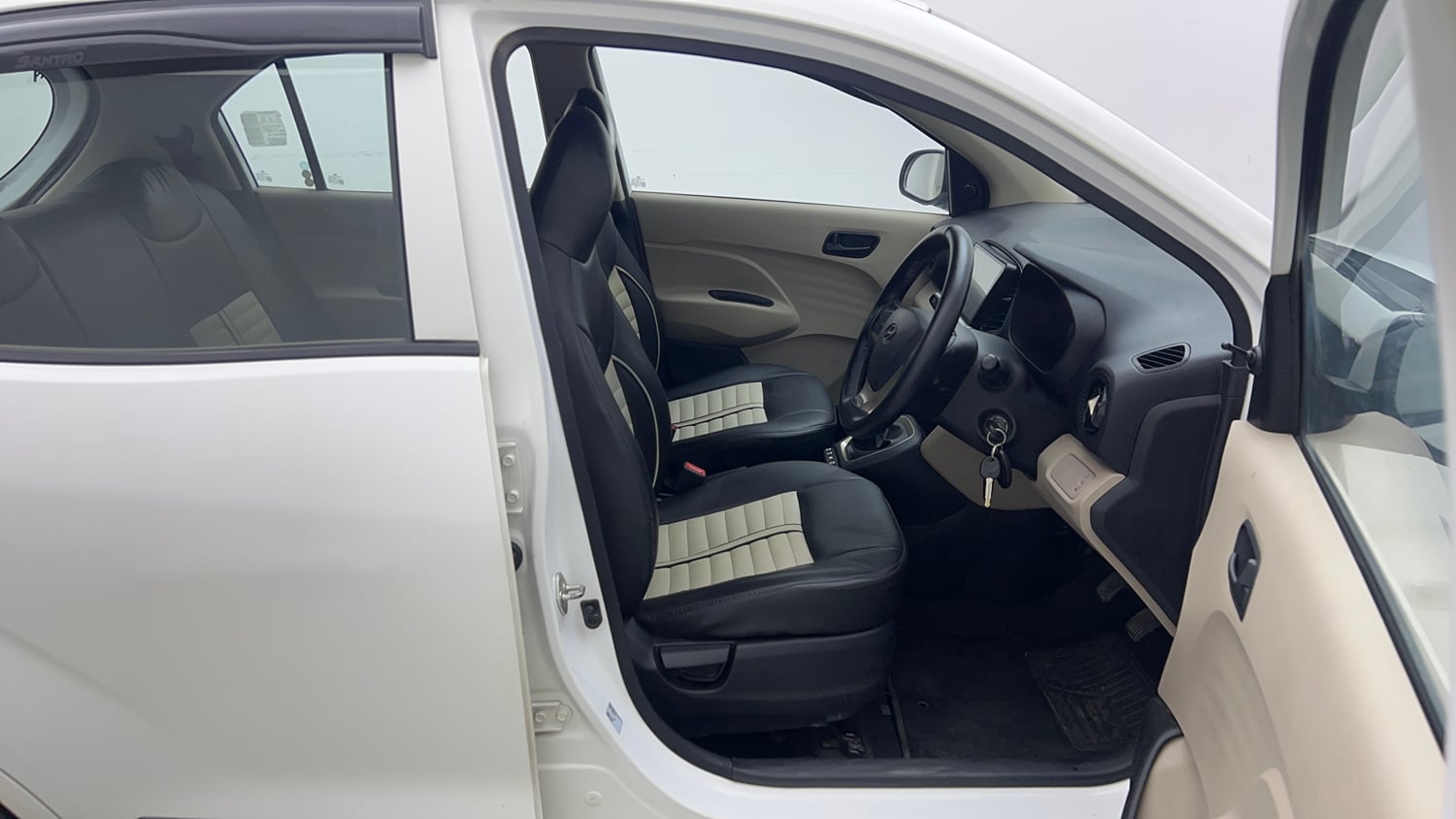 Used 2020 Hyundai Santro Magna Petrol Manual interior RIGHT SIDE FRONT DOOR CABIN VIEW