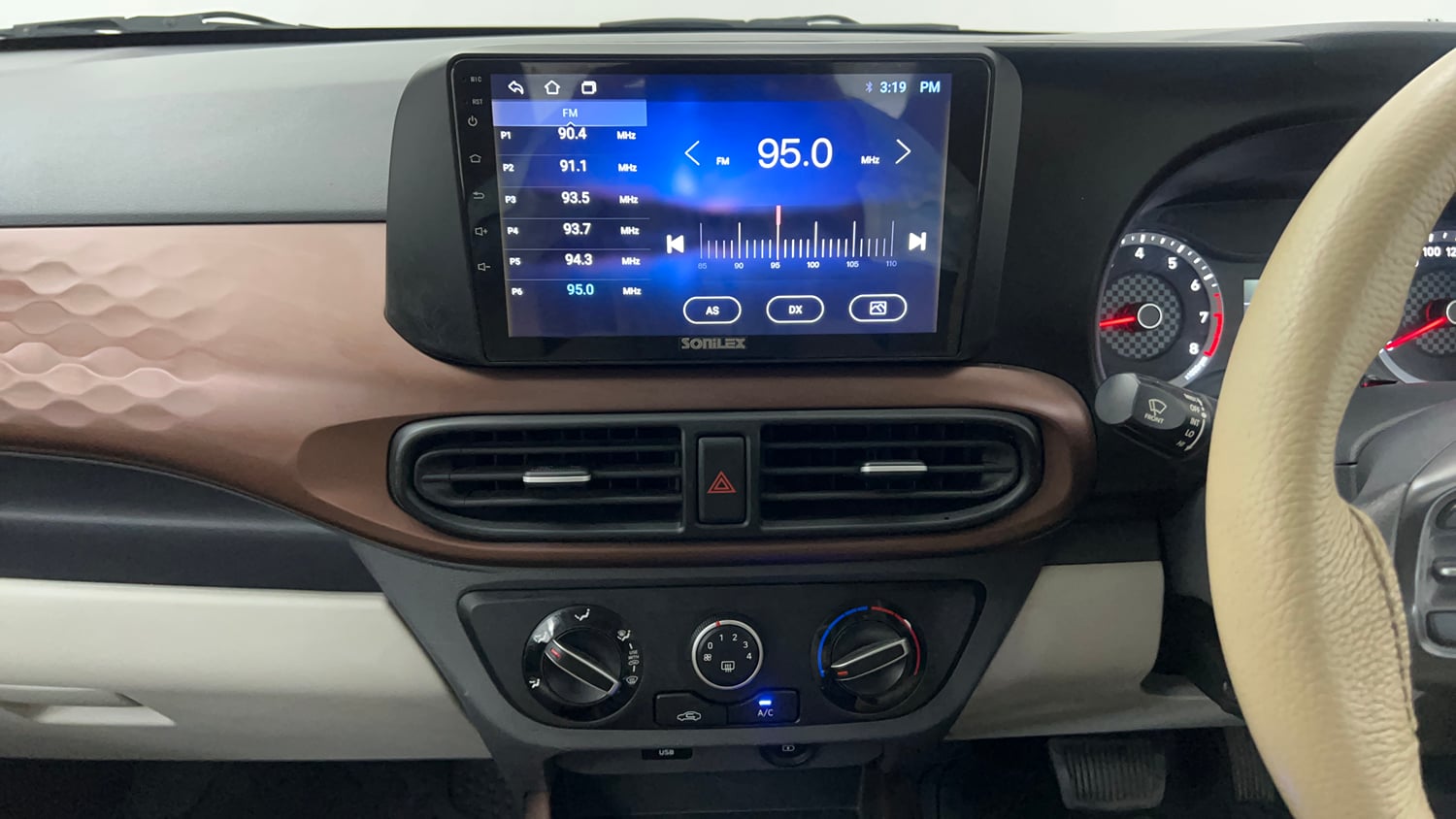 Used 2022 Hyundai Aura S 1.2 AMT Petrol Petrol Automatic interior MUSIC SYSTEM & AC CONTROL VIEW