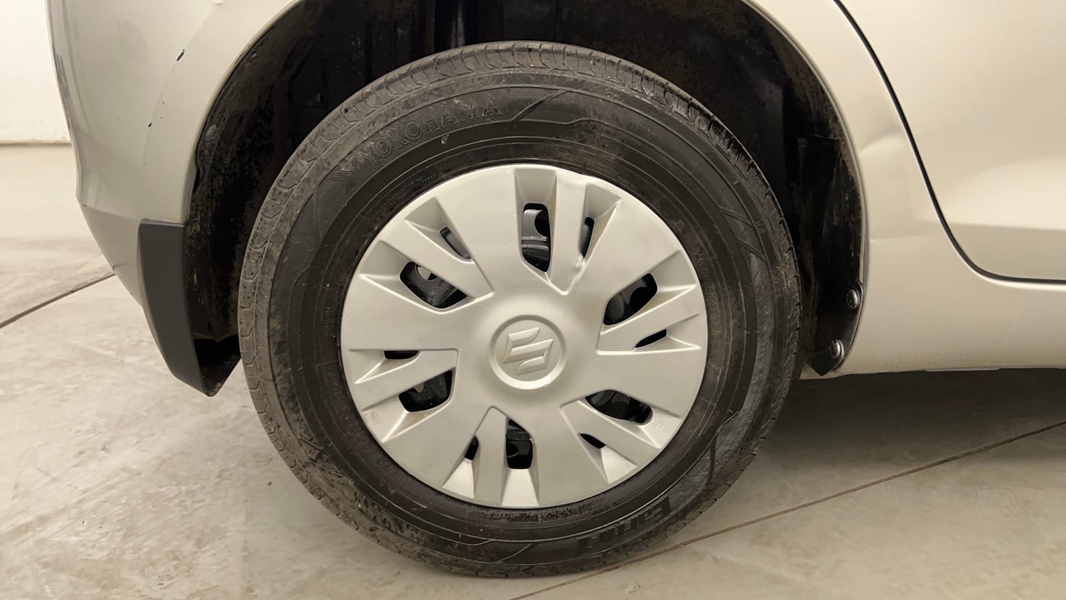 Used 2013 Maruti Suzuki Swift VXi Petrol Manual tyres RIGHT REAR TYRE RIM VIEW