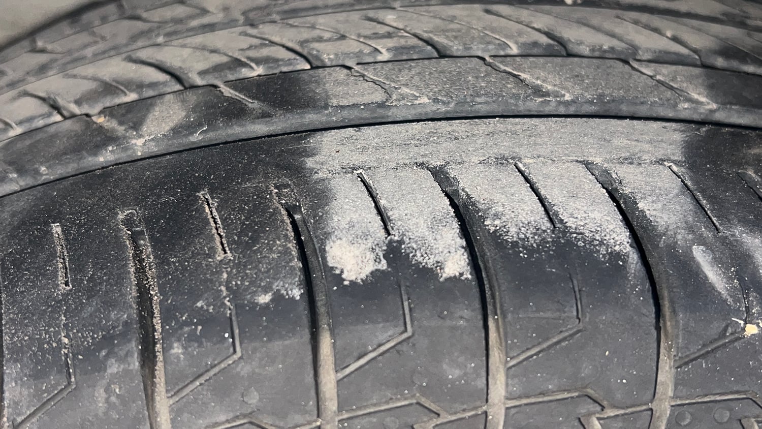 Used 2019 Hyundai Elite i20 Sportz Plus 1.2 Dual Tone Petrol Manual tyres RIGHT REAR TYRE TREAD VIEW