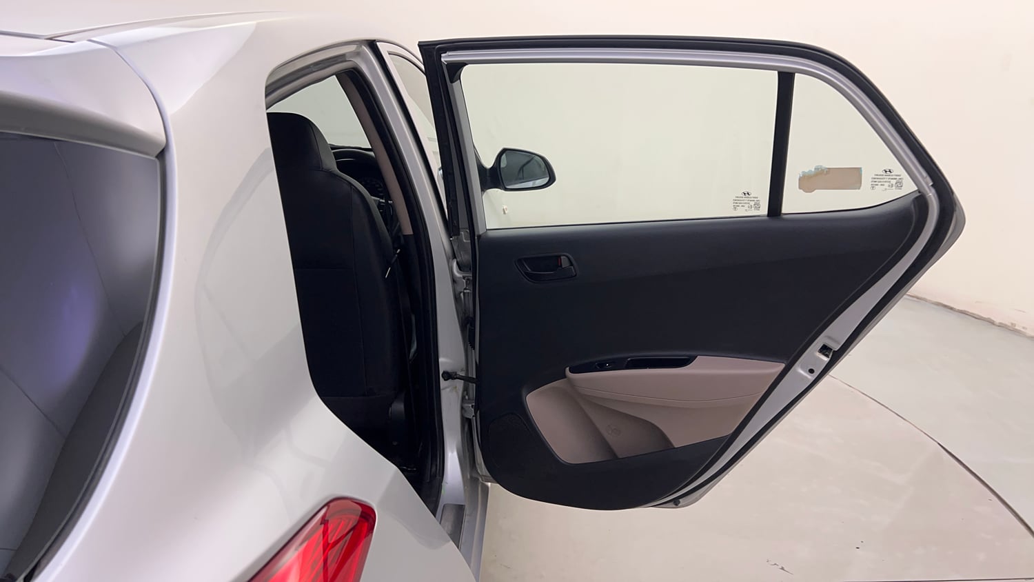 Used 2018 Hyundai Grand i10 Magna 1.2 Kappa VTVT Petrol Manual interior RIGHT REAR DOOR OPEN VIEW