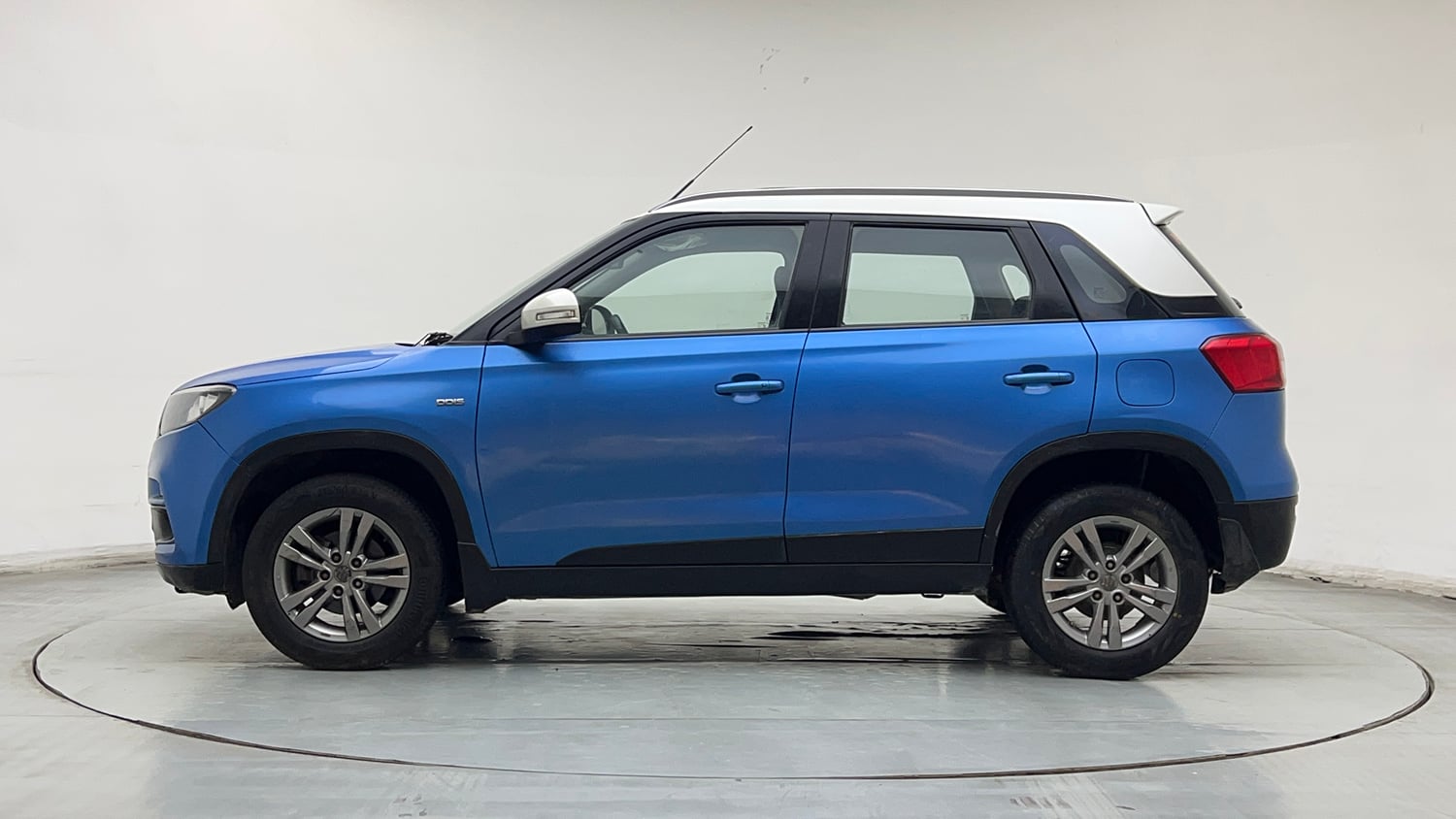 Used 2017 Maruti Suzuki Vitara Brezza ZDi+ Dual Tone Diesel Manual exterior LEFT SIDE VIEW