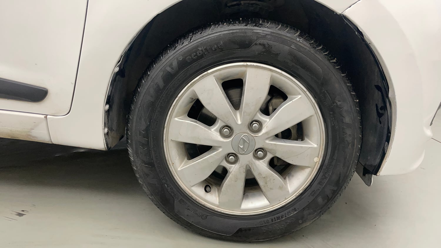 Used 2014 Hyundai Xcent S 1.2 (O) Petrol Manual tyres RIGHT FRONT TYRE RIM VIEW