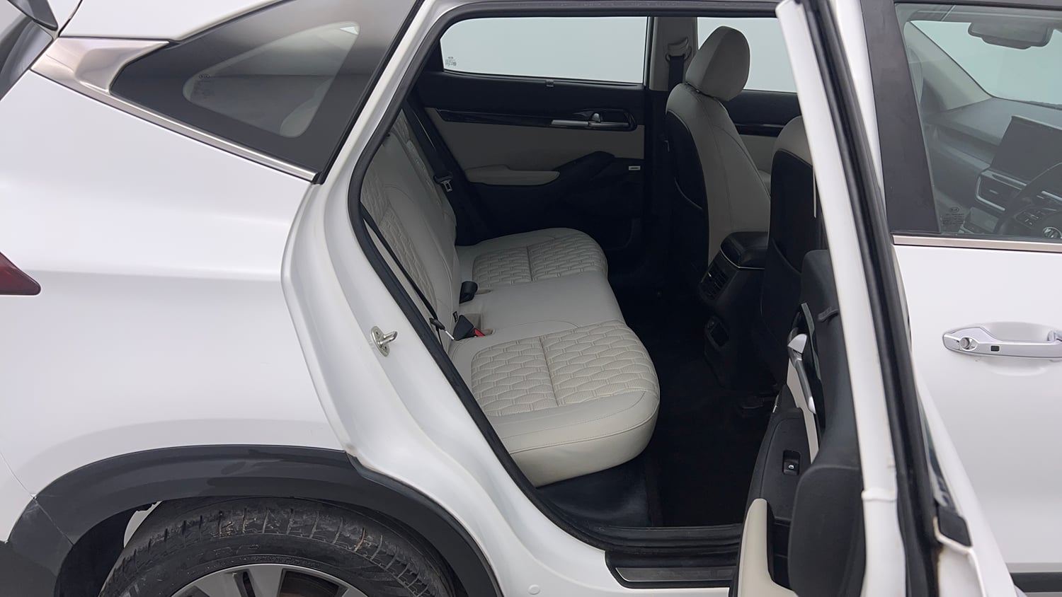Used 2020 Kia Seltos HTX Plus 1.5 Diesel Diesel Manual interior RIGHT SIDE REAR DOOR CABIN VIEW