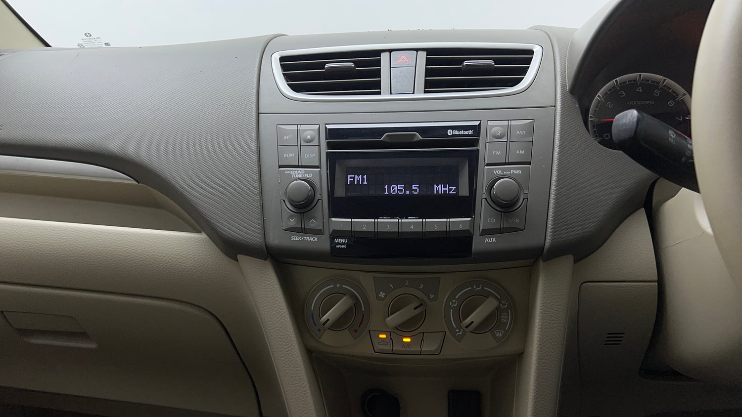 Used 2018 Maruti Suzuki Ertiga VXI Petrol Manual top_features Integrated (in-dash) music system