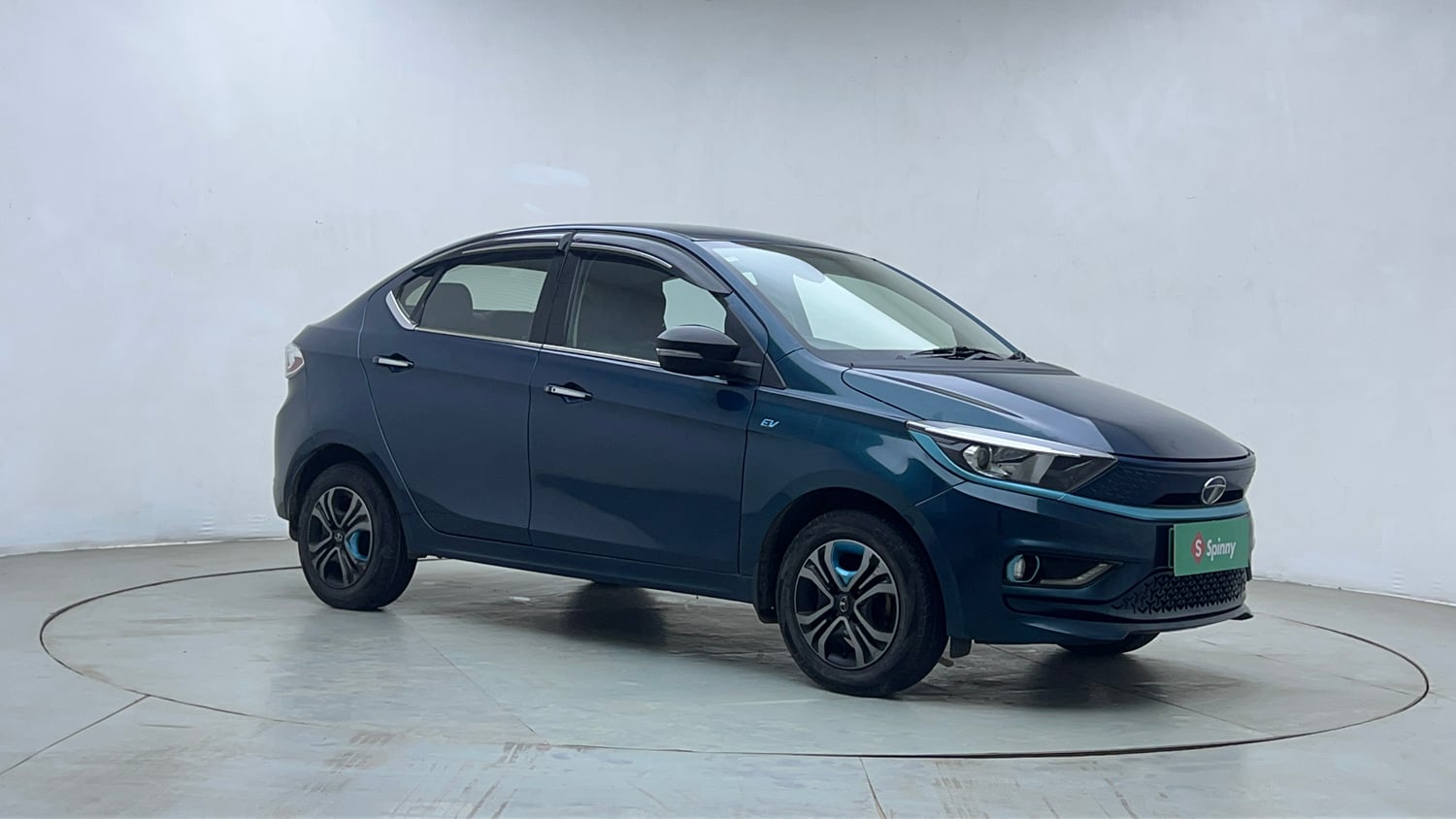 Used 2022 Tata Tigor EV XZ Plus Electric Automatic exterior RIGHT FRONT CORNER VIEW