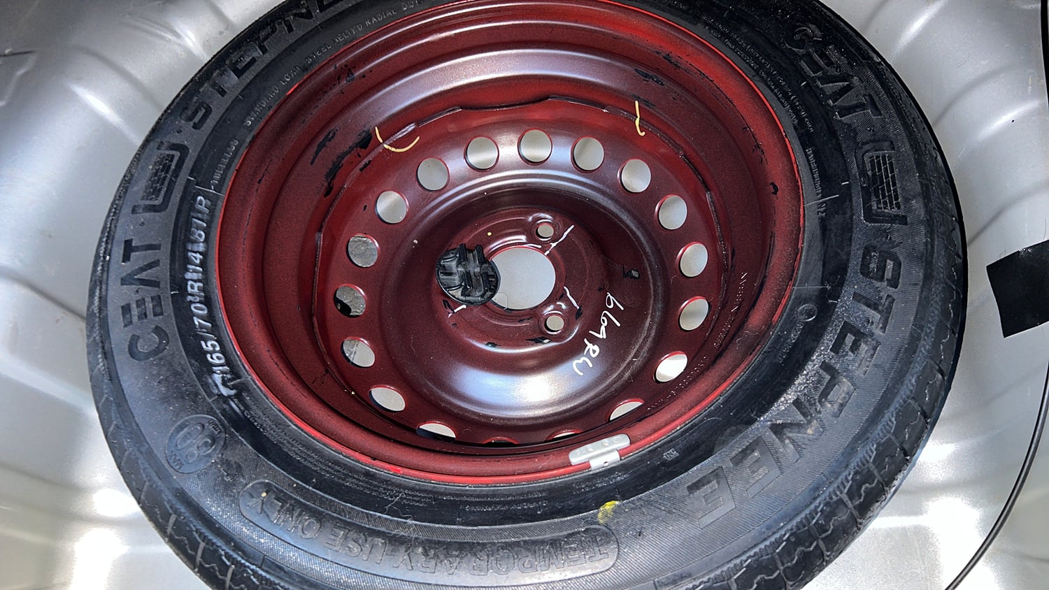 Used 2024 Renault Kwid CLIMBER AMT Petrol Automatic tyres SPARE TYRE VIEW