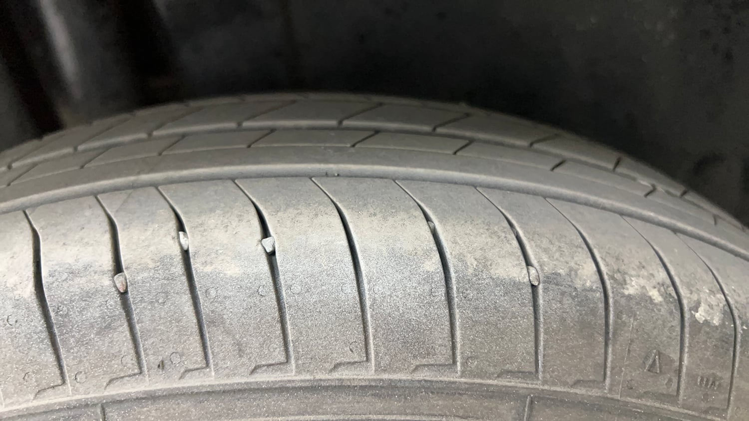 Used 2014 Maruti Suzuki Swift VXi Petrol Manual tyres RIGHT REAR TYRE TREAD VIEW