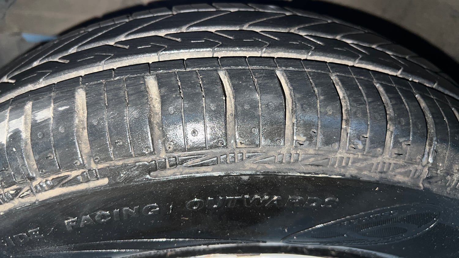Used 2017 Maruti Suzuki Dzire VXi AMT Petrol Automatic tyres LEFT FRONT TYRE TREAD VIEW