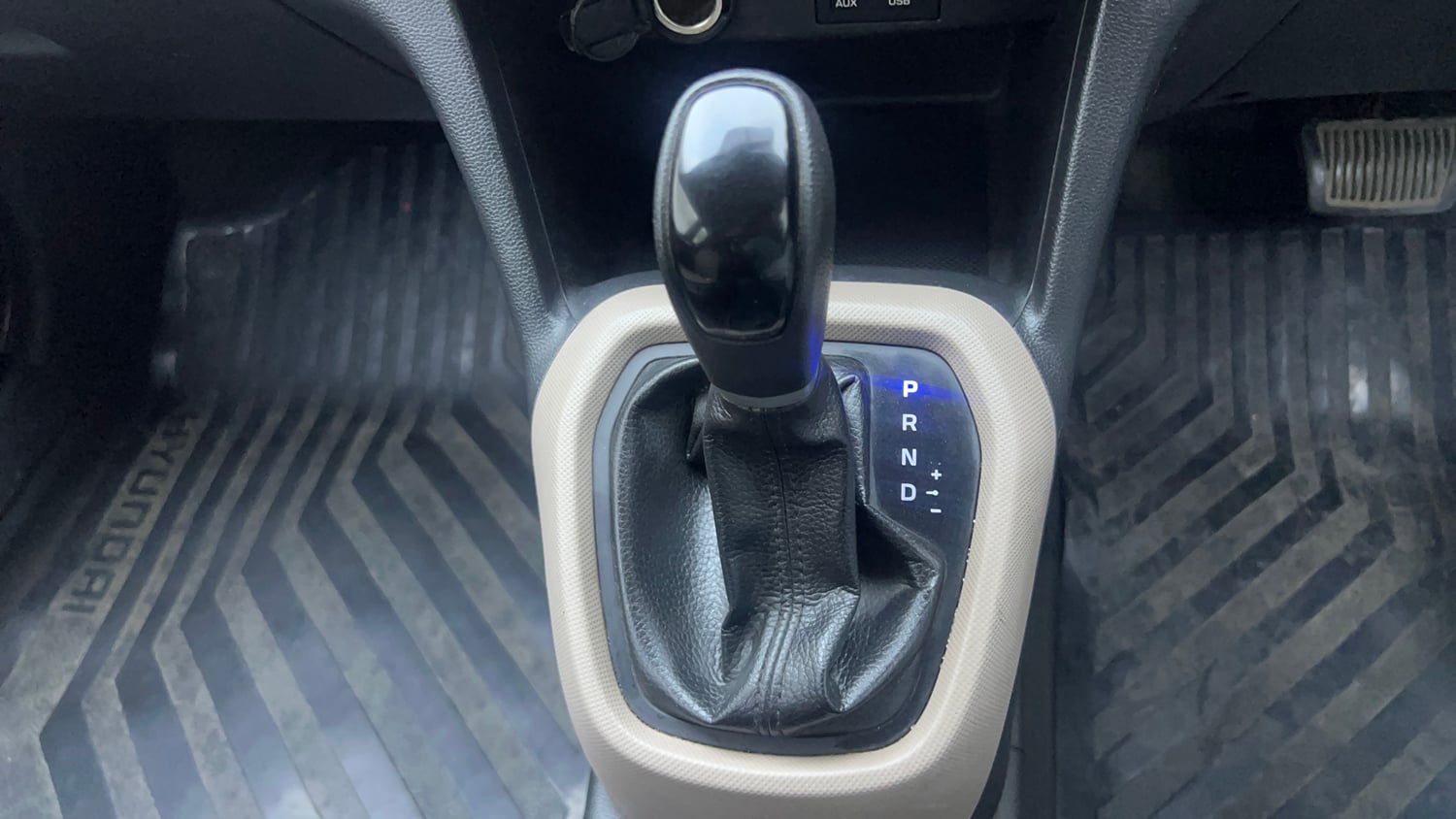 Used 2016 Hyundai Grand i10 Asta AT 1.2 Kappa VTVT Petrol Automatic interior GEAR  KNOB VIEW