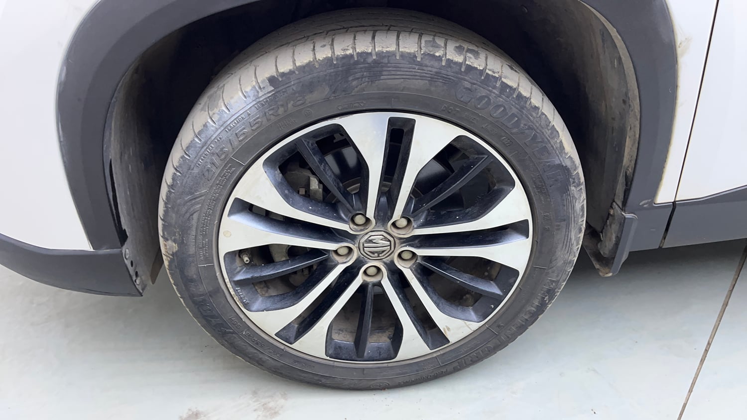Used 2023 MG Motors Hector Sharp 1.5 Petrol CVT Petrol Automatic tyres LEFT FRONT TYRE RIM VIEW