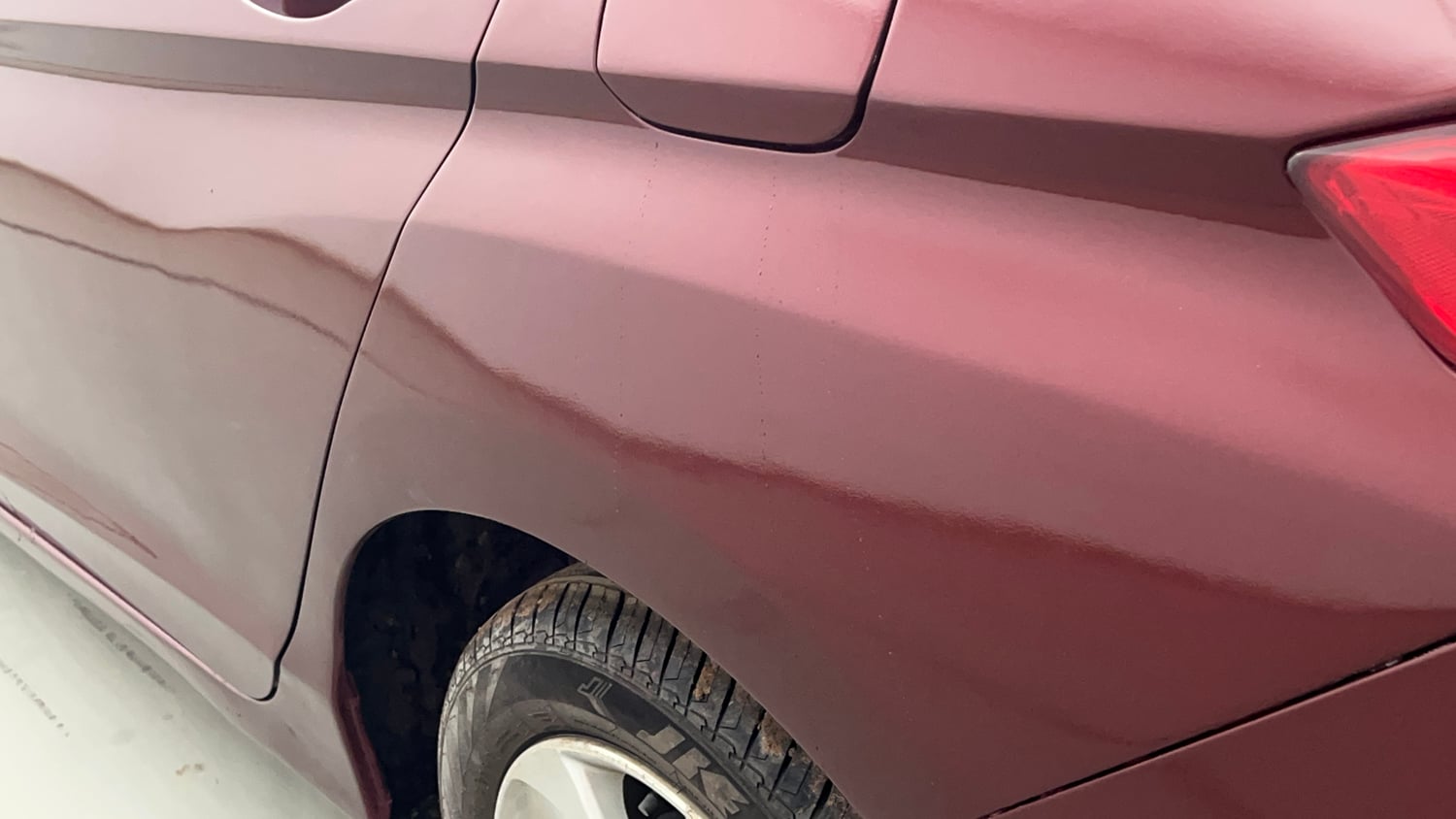Used 2015 Honda City V Petrol Manual dents MINOR DENT