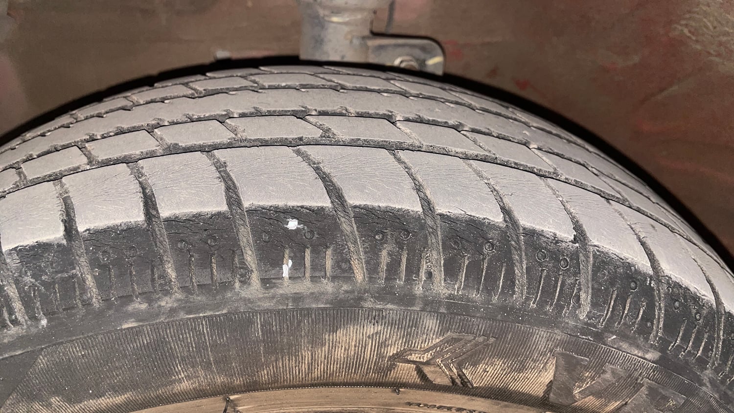 Used 2021 Maruti Suzuki Celerio VXi Petrol Manual tyres LEFT FRONT TYRE TREAD VIEW