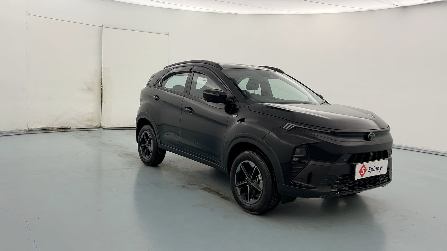 Used 2026 Tata Nexon Fearless + A PS DCA DK 1.2 Petrol Automatic exterior RIGHT FRONT CORNER VIEW