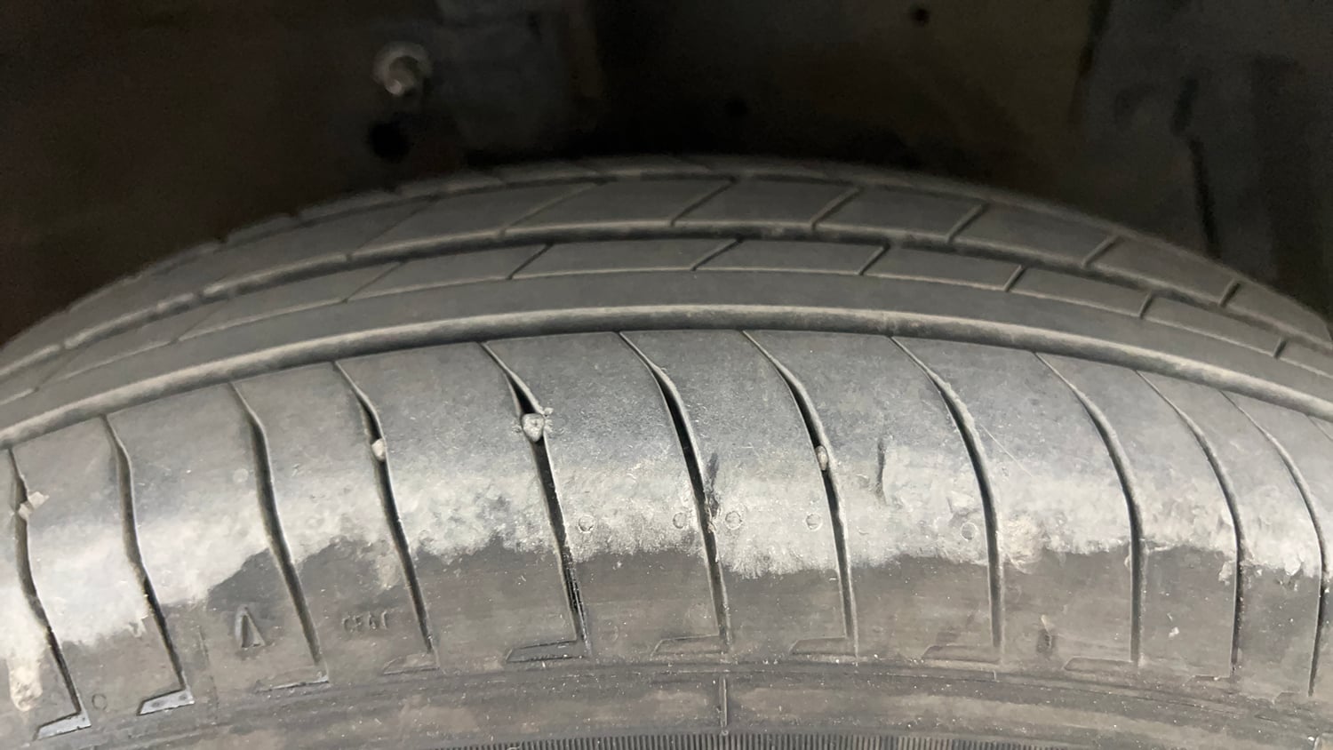 Used 2014 Maruti Suzuki Swift VXi Petrol Manual tyres RIGHT FRONT TYRE TREAD VIEW
