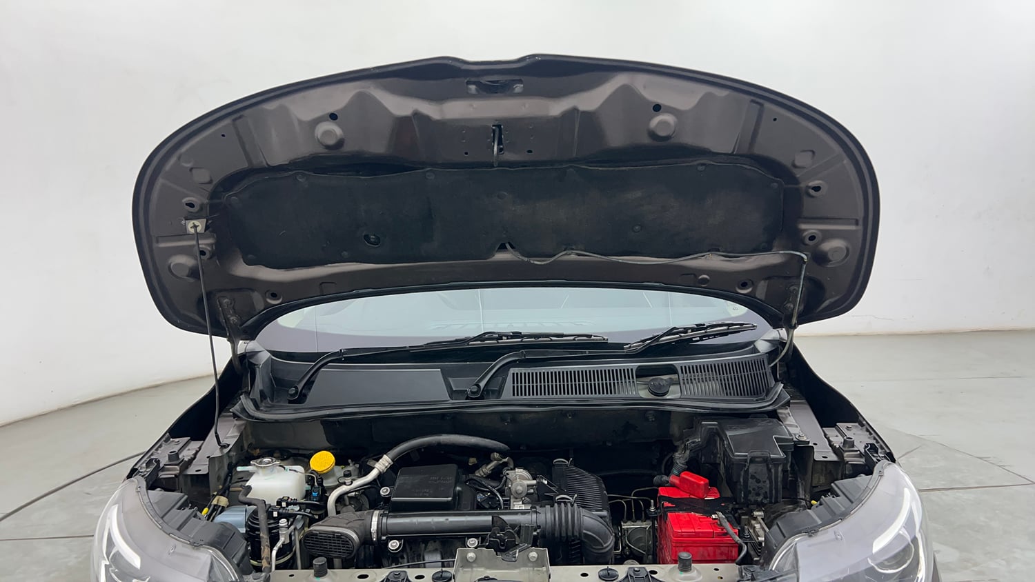 Used 2023 Renault Triber RXT EASY-R AMT Petrol Automatic engine ENGINE & BONNET OPEN FRONT VIEW