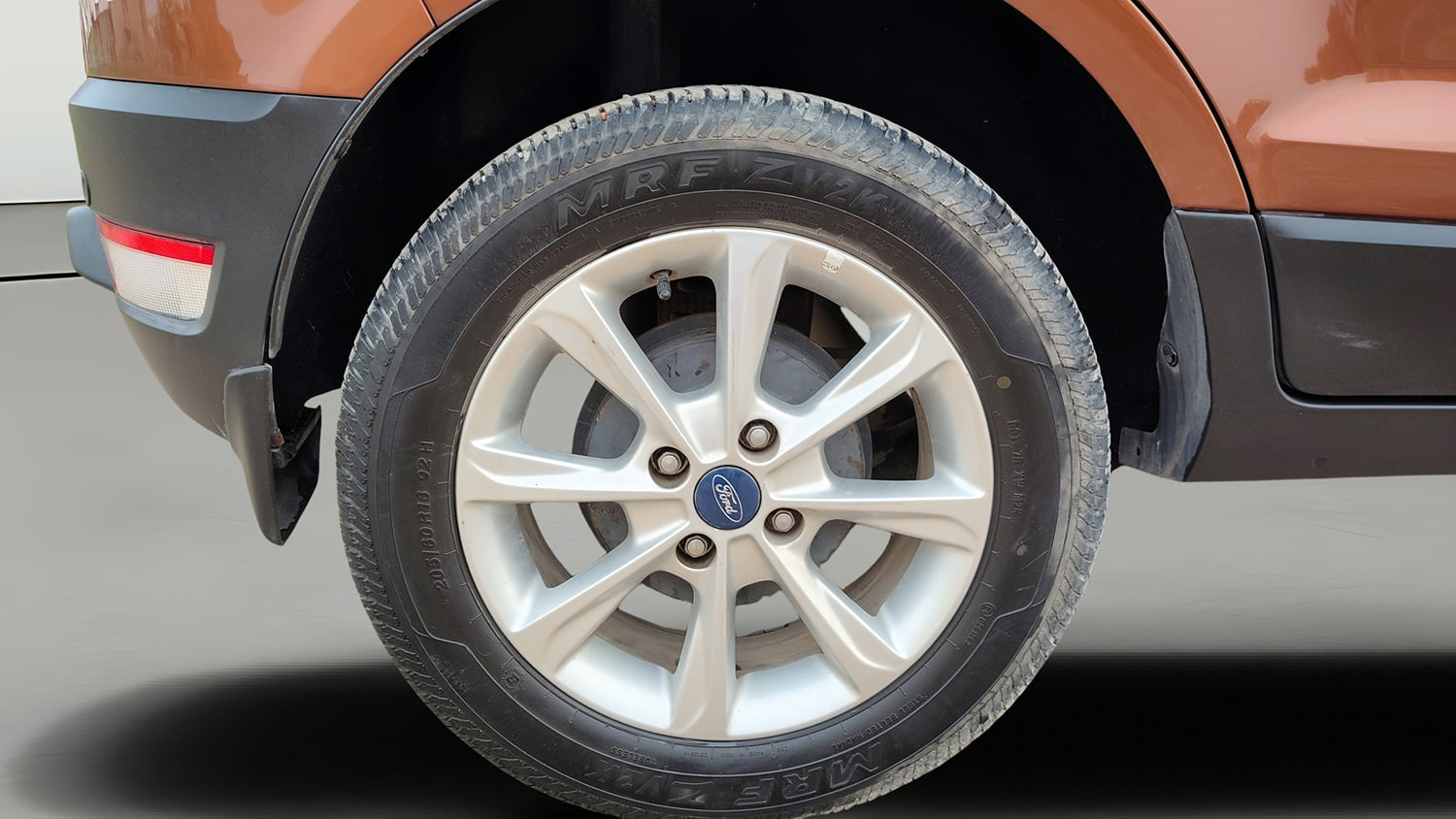 Used 2018 Ford EcoSport Titanium 1.5L Ti-VCT Petrol Manual tyres RIGHT REAR TYRE RIM VIEW