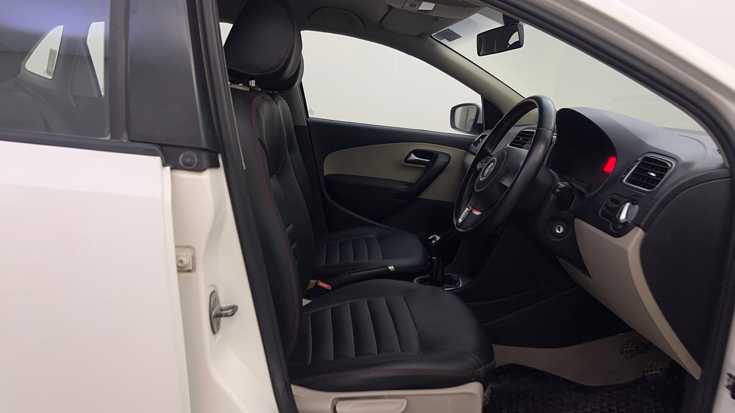 Used 2013 Volkswagen Polo Highline1.2L (P) Petrol Manual interior RIGHT SIDE FRONT DOOR CABIN VIEW