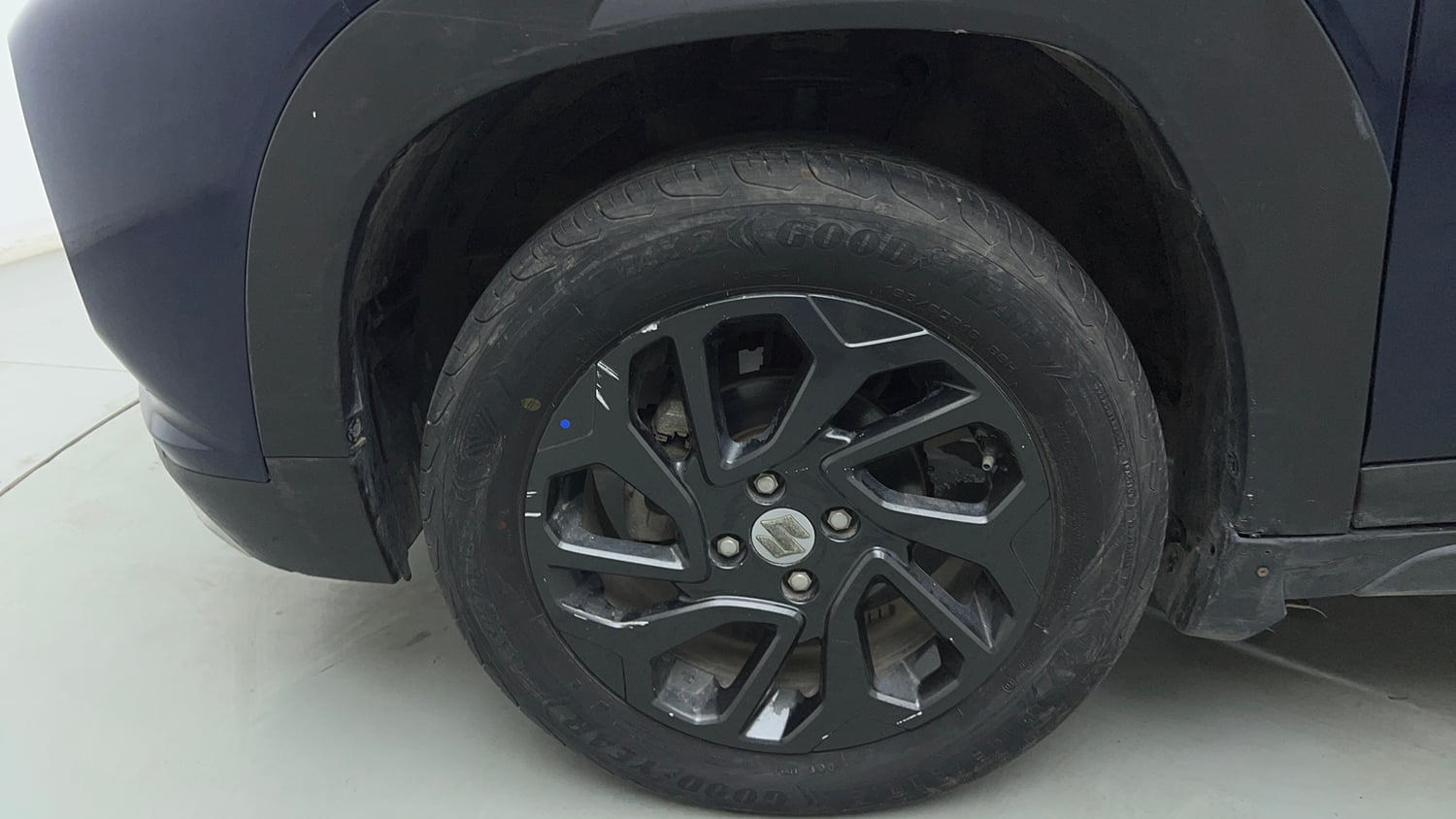 Used 2023 Maruti Suzuki Fronx Delta Plus 1.2L MT Petrol Manual tyres LEFT FRONT TYRE RIM VIEW