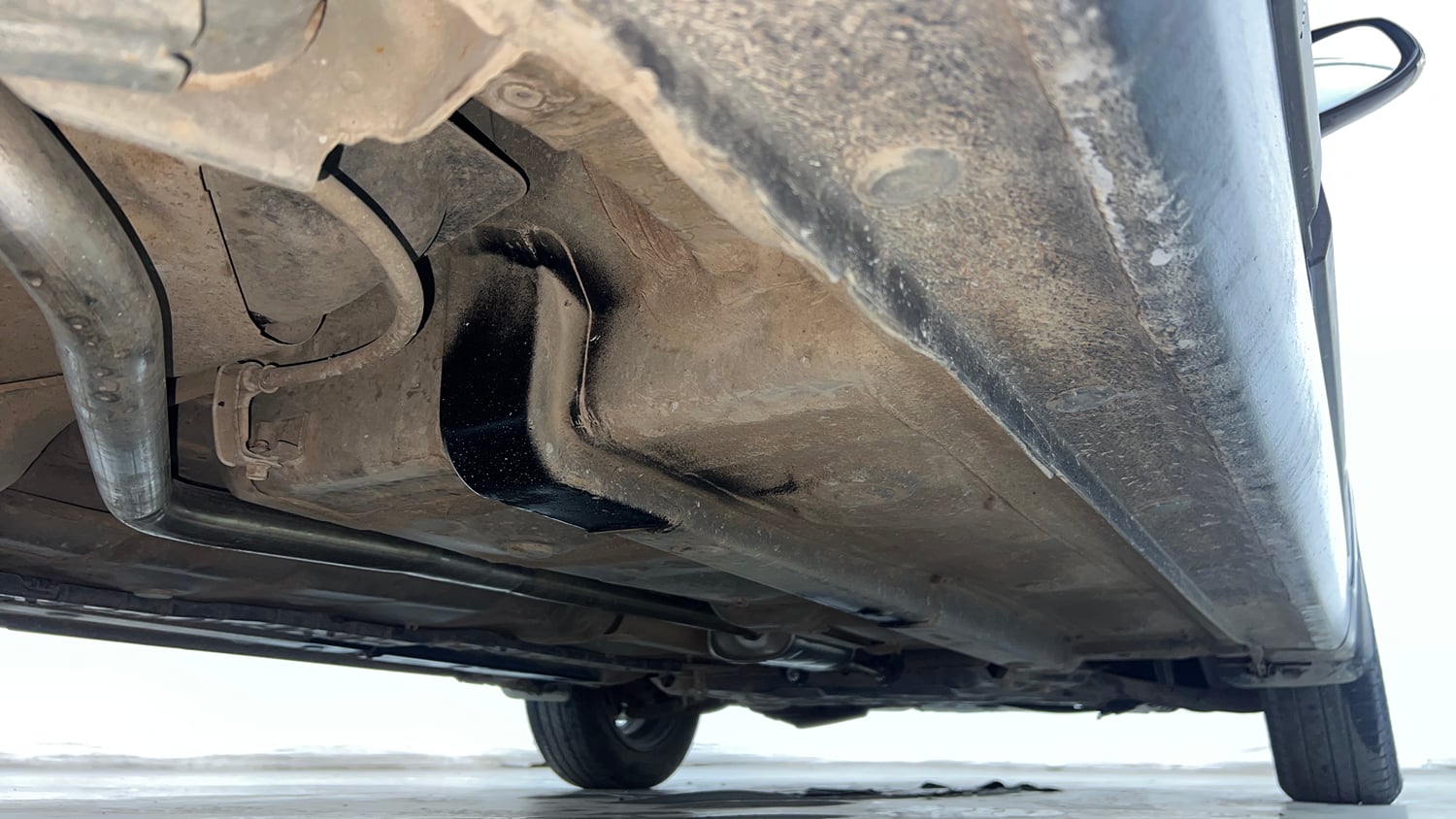 Used 2017 Hyundai Grand i10 Sportz (O) AT 1.2 Kappa VTVT Petrol Automatic extra REAR RIGHT UNDERBODY VIEW