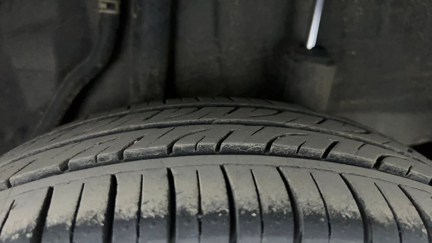 Used 2016 Honda Brio S MT Petrol Manual tyres LEFT REAR TYRE TREAD VIEW