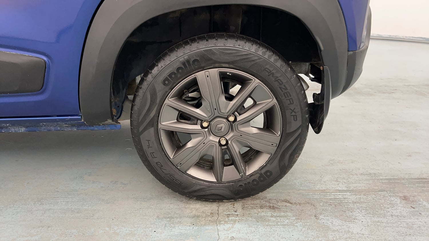 Used 2022 Renault Kwid CLIMBER 1.0 (O) Petrol Manual tyres LEFT REAR TYRE RIM VIEW