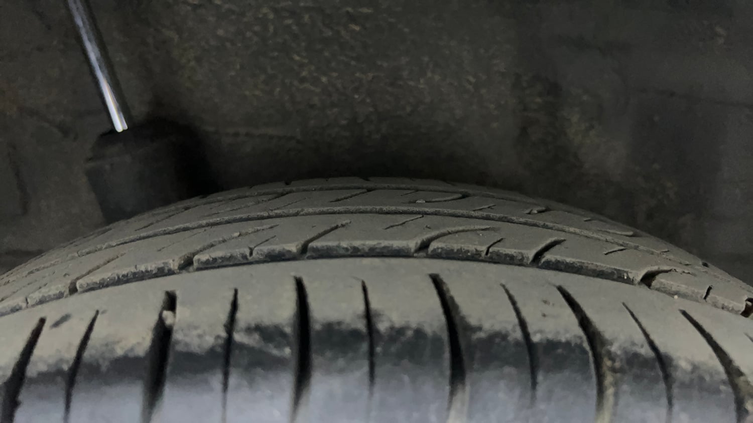 Used 2016 Honda Brio S MT Petrol Manual tyres RIGHT REAR TYRE TREAD VIEW