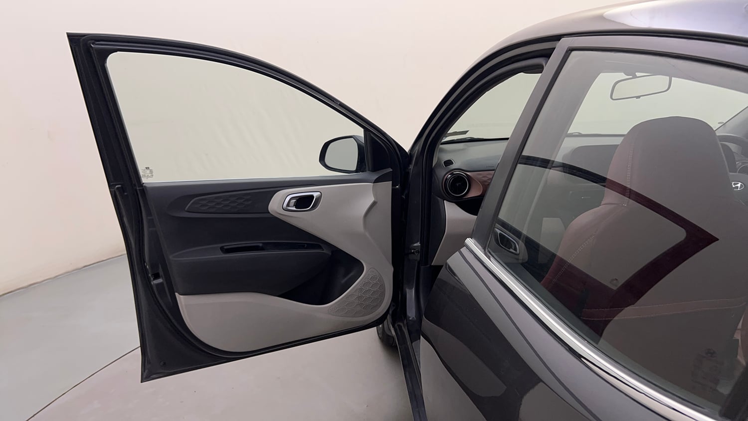 Used 2020 Hyundai Aura SX 1.2 (O) Petrol Petrol Manual interior LEFT FRONT DOOR OPEN VIEW