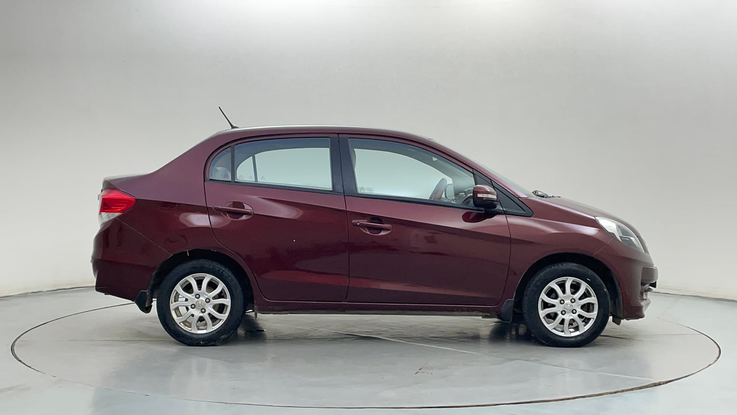 Used 2013 Honda Amaze 1.2 VX i-VTEC Petrol Manual exterior RIGHT SIDE VIEW