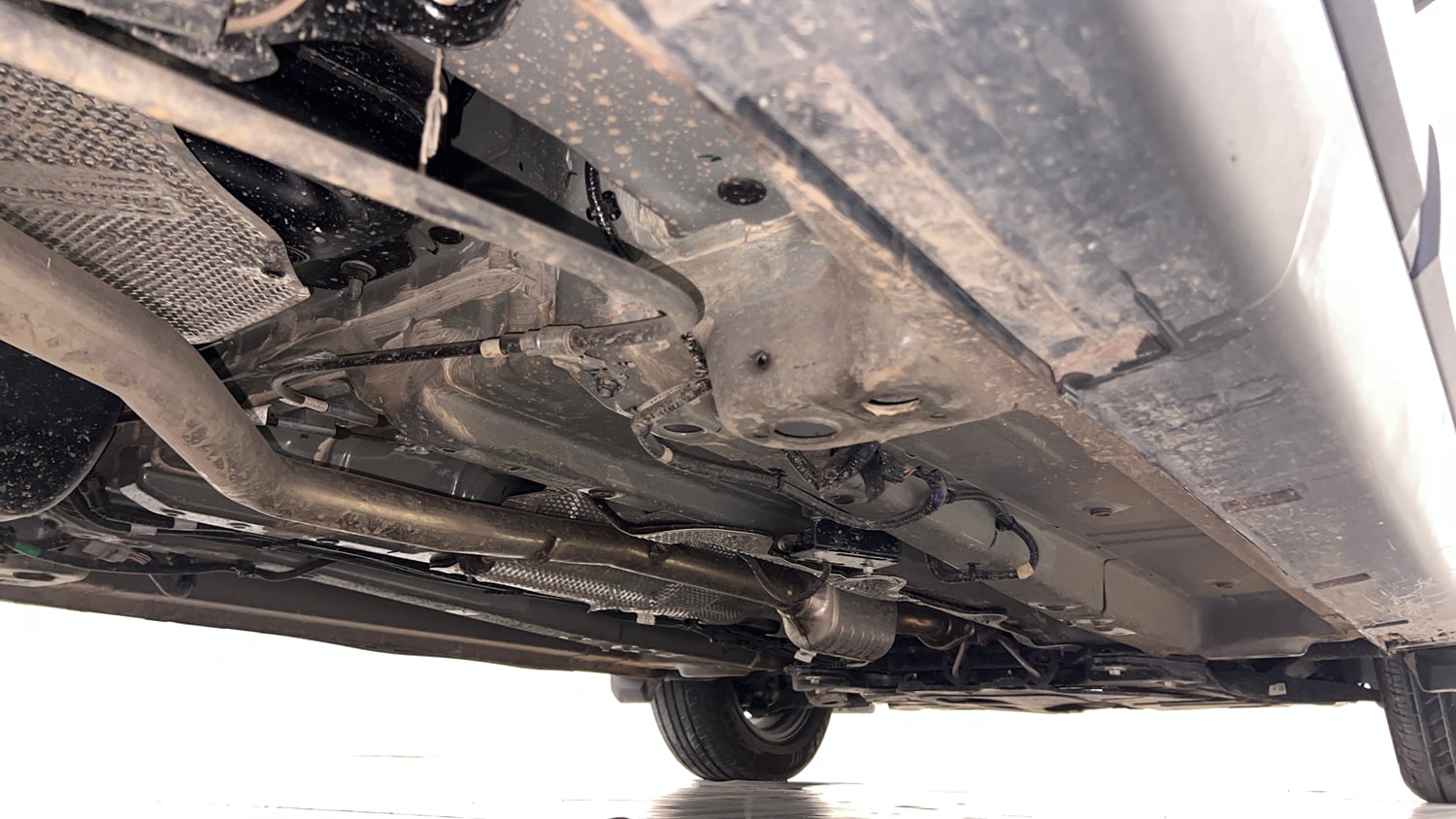 Used 2025 Mahindra XUV 3XO AX5 1.5 Diesel Autoshift Plus Diesel Automatic extra REAR RIGHT UNDERBODY VIEW