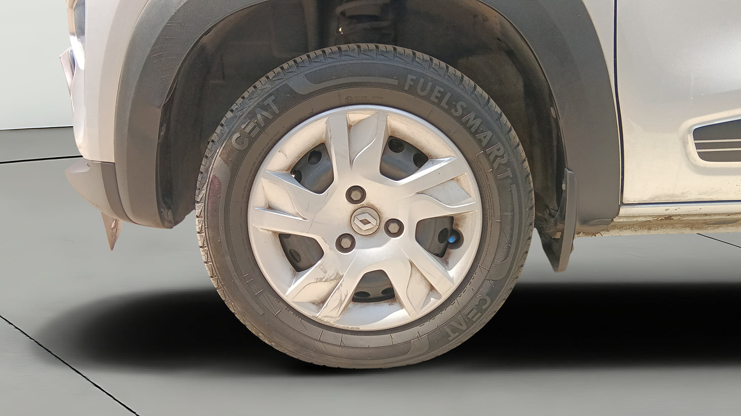 Used 2023 Renault Kwid RXT 1.0 AMT Petrol Automatic tyres LEFT FRONT TYRE RIM VIEW