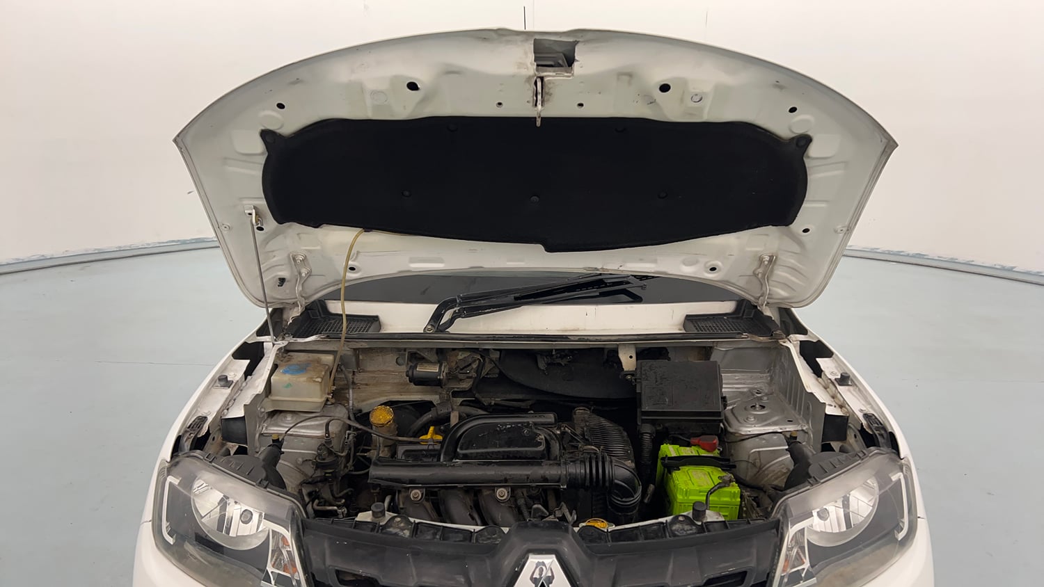 Used 2018 Renault Kwid RXT Petrol Manual engine ENGINE & BONNET OPEN FRONT VIEW