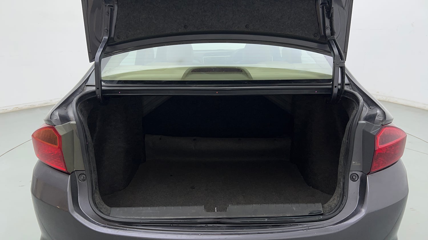 Used 2018 Honda City VX Petrol Petrol Manual interior DICKY INSIDE VIEW