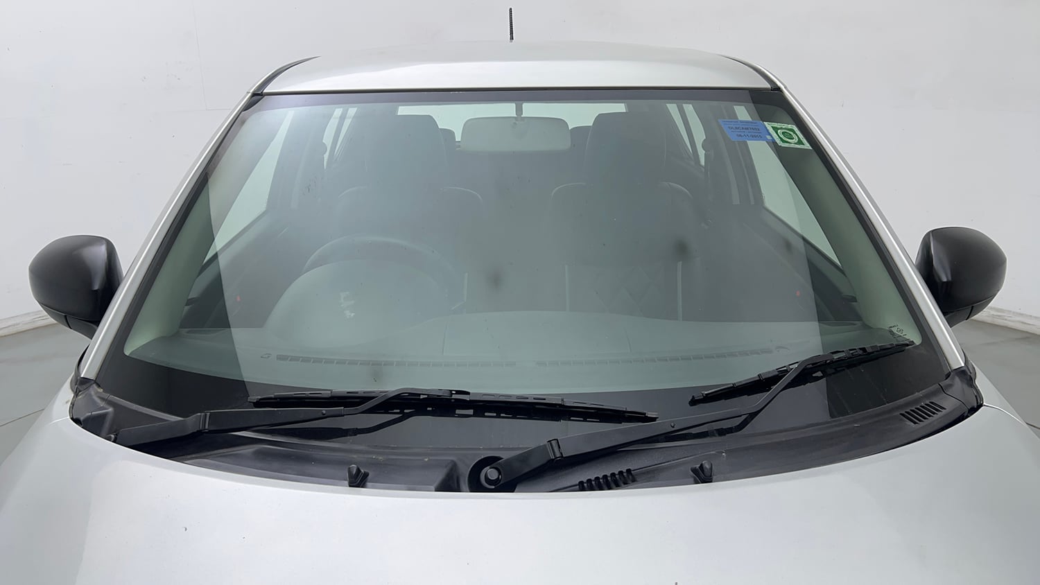 Used 2015 Maruti Suzuki Swift Lxi (O) Petrol Manual exterior FRONT WINDSHIELD VIEW